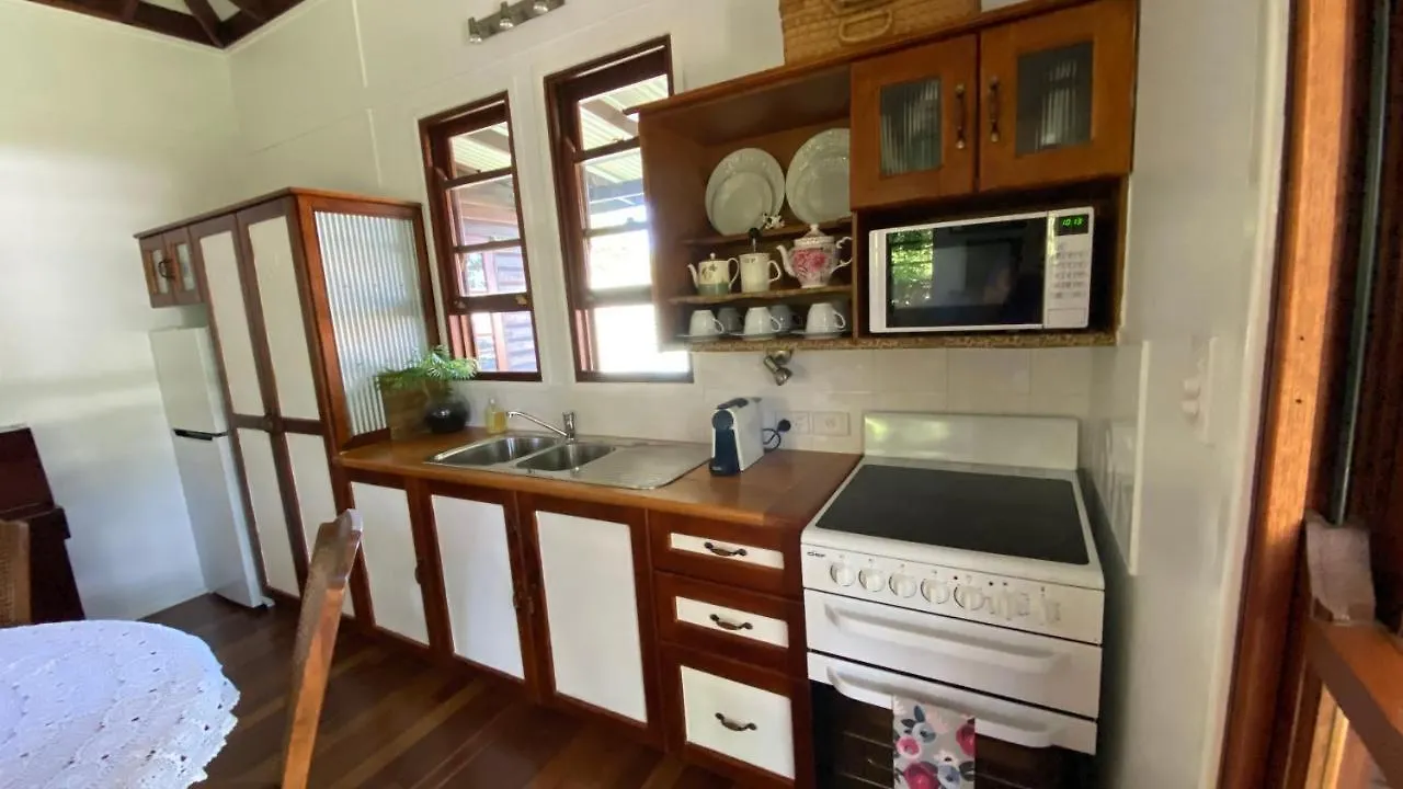 Magnolia Cottage - Relax, Breathe And Reconnect Maleny 0*,